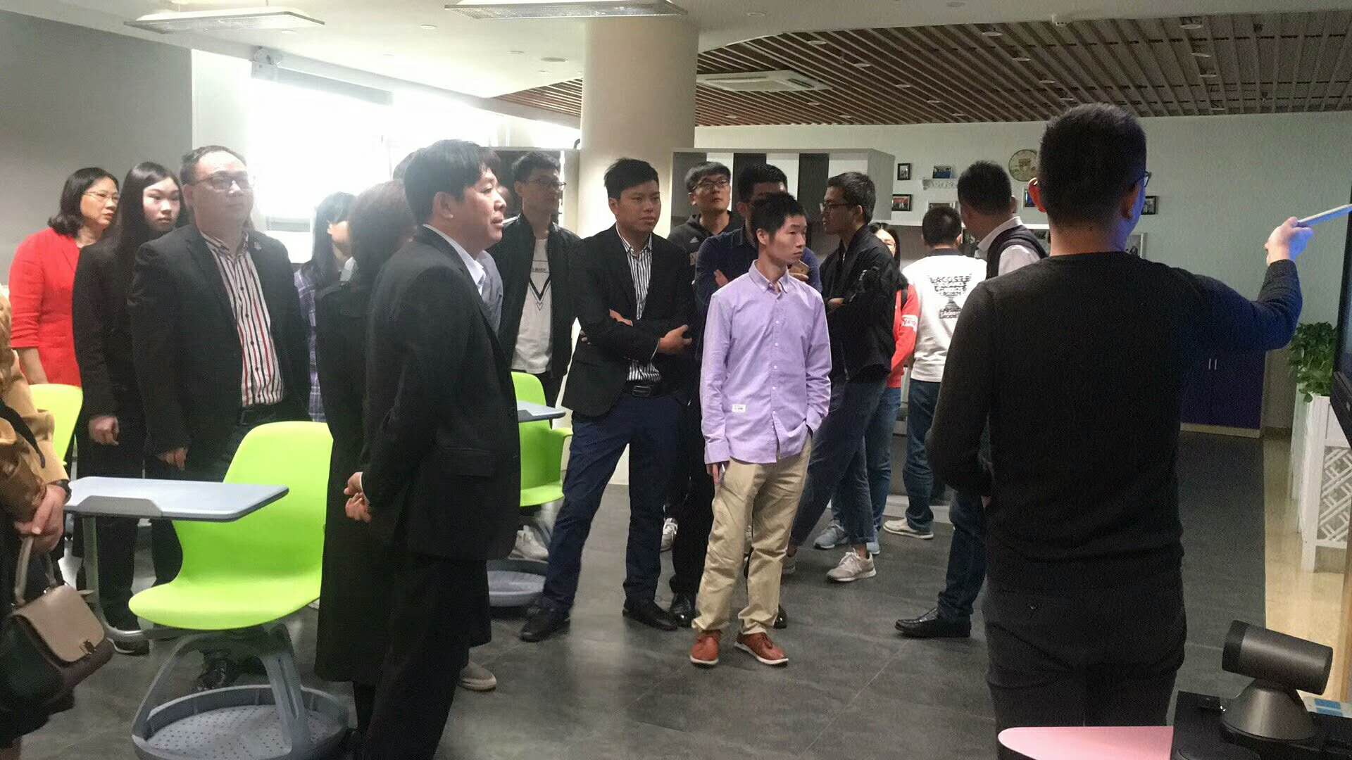 海清通信展廳參觀